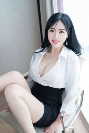 善良女秘书的目的,善良的女秘书